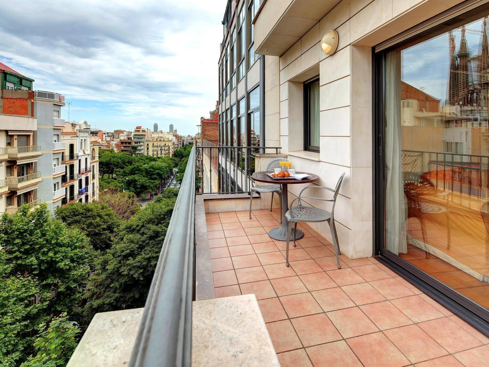 Apartaments-Hotel Hispanos 7 Suiza Барселона Екстериор снимка